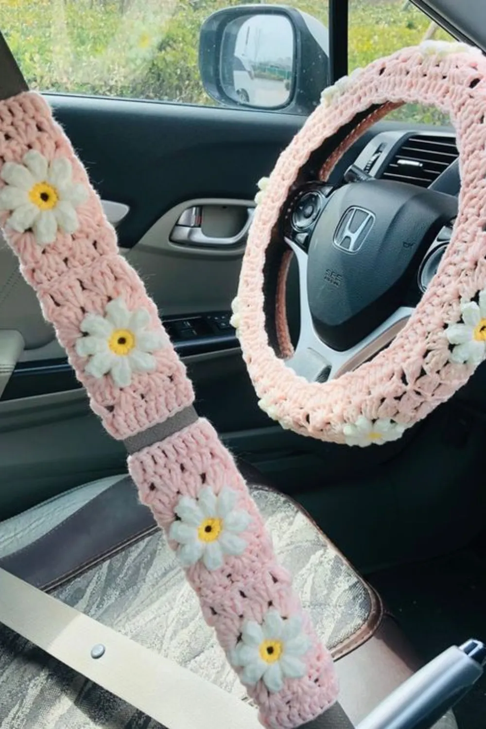 Crochet Car Seatbelt Cover for Style and Softness 2 Crochet Car Seatbelt