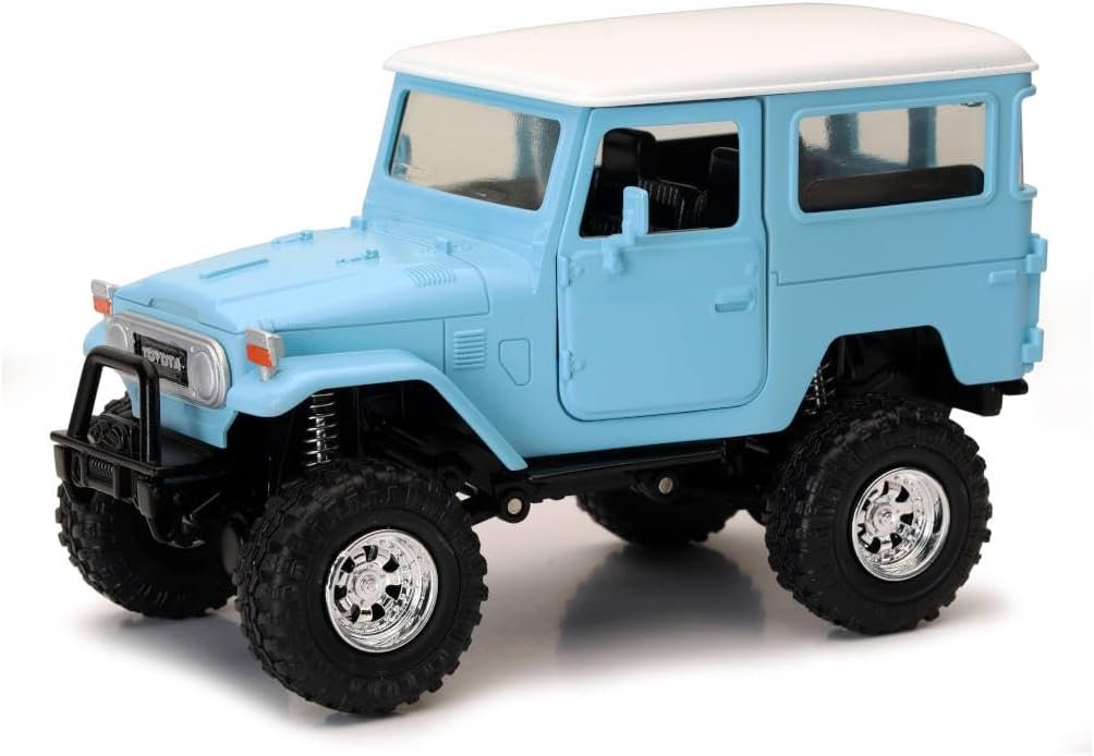 NewRay 1:24 Scale Die-Cast Toyota Land Cruiser FJ40 Model in Light Blu